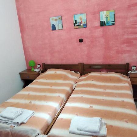 Apartmán Simple And Special Ermupoli Exteriér fotografie
